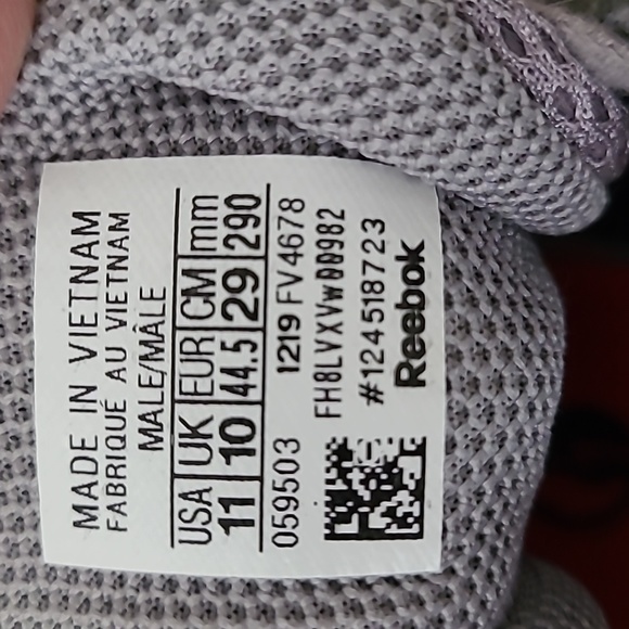 FUEL FOAM REEBOK TENNIS SHOES - Picture 6 of 6